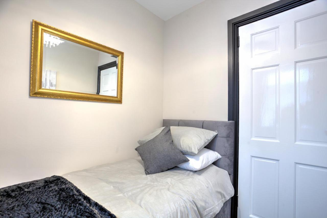 The Belfast Boutique Central Cozy Sleeps7 (Adults Only) Eksteriør billede