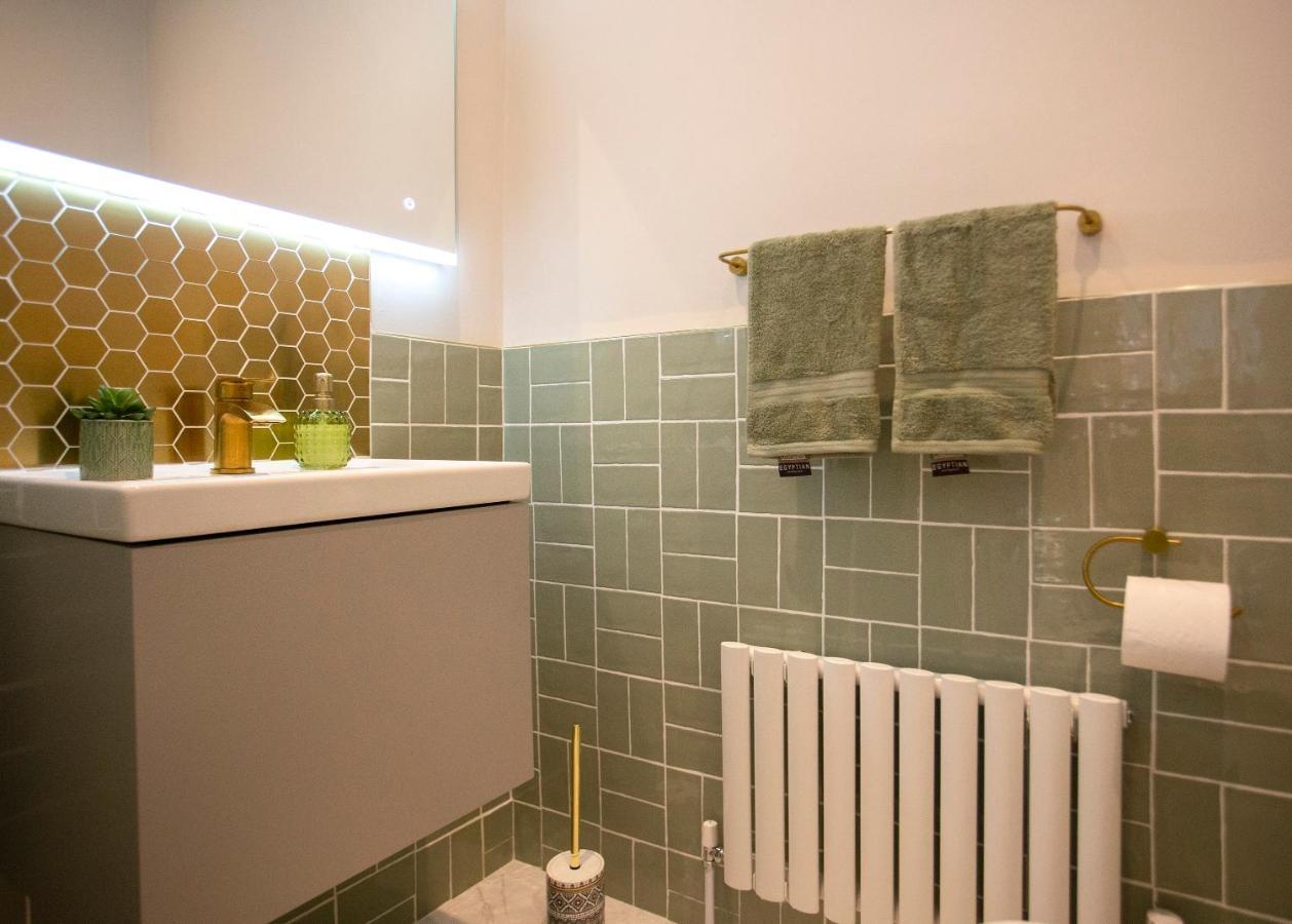 The Belfast Boutique Central Cozy Sleeps7 (Adults Only) Eksteriør billede