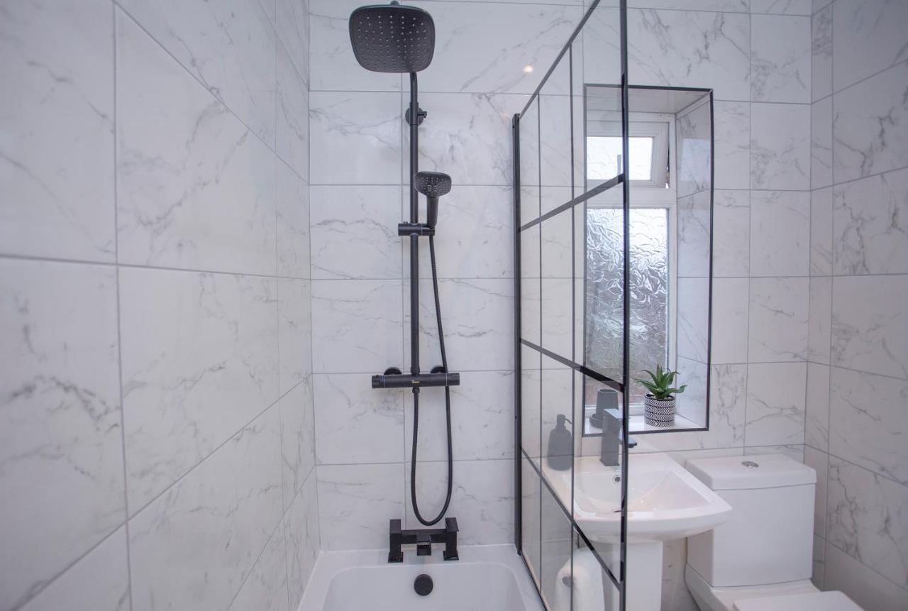 The Belfast Boutique Central Cozy Sleeps7 (Adults Only) Eksteriør billede